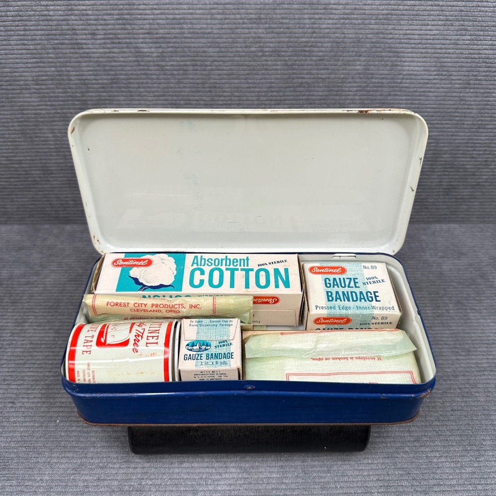 Vintage Blind Industries of California Family First Aid Kit Metal Tin Sentinel - Picture 4 of 6